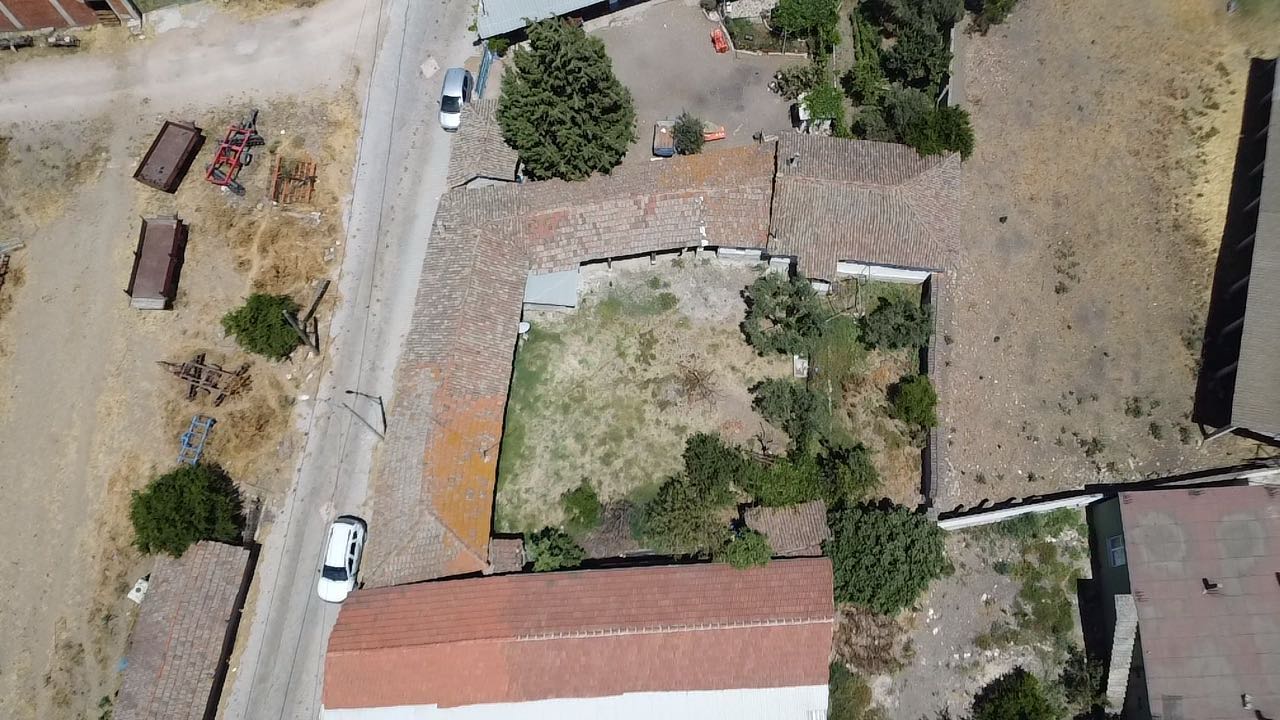 650m2 Arsa İcerisinde Satılık Köy evi 