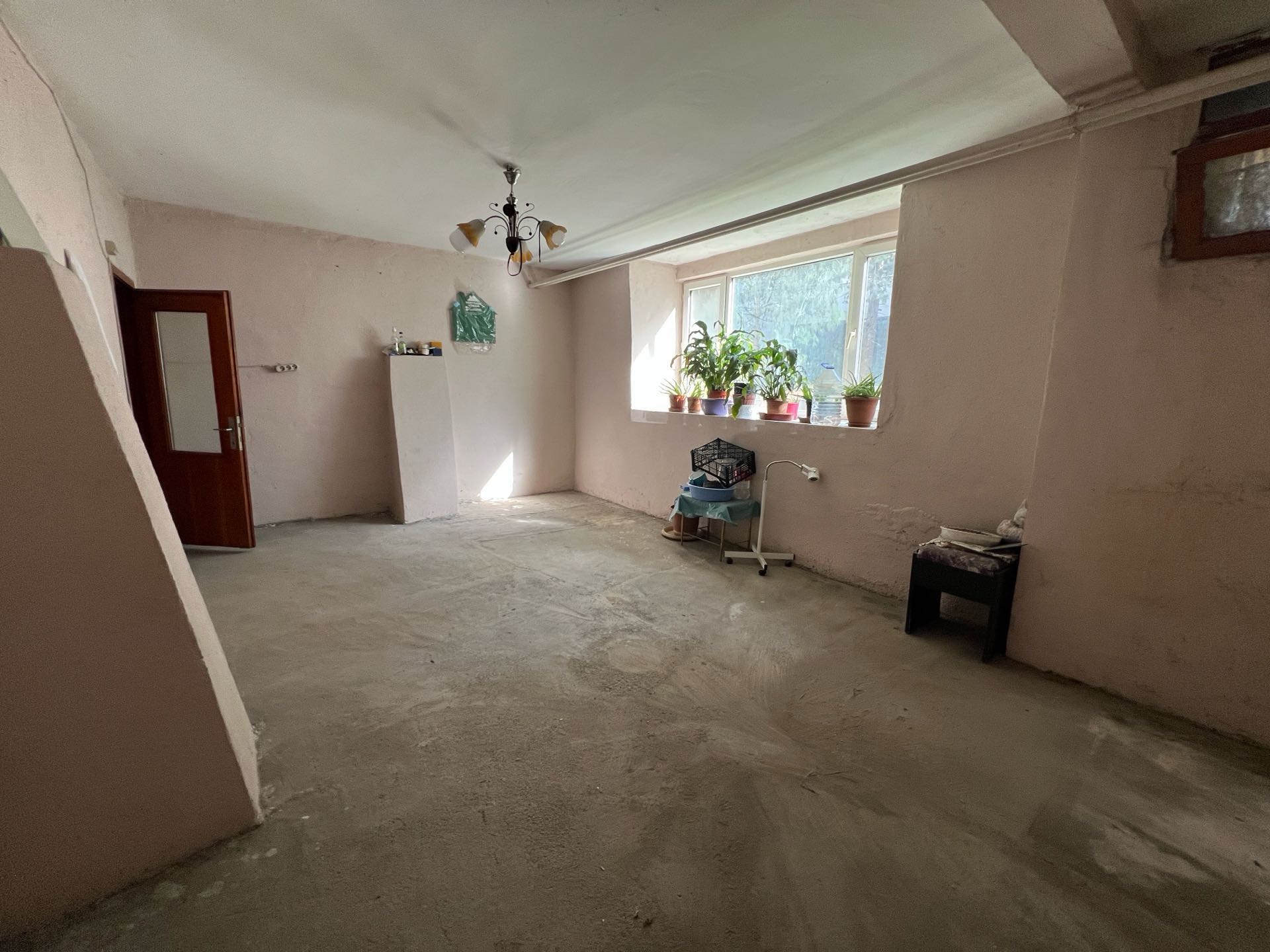 NİLÜFER KARAMAN MH KİRALIK 2+1 DAİRE 