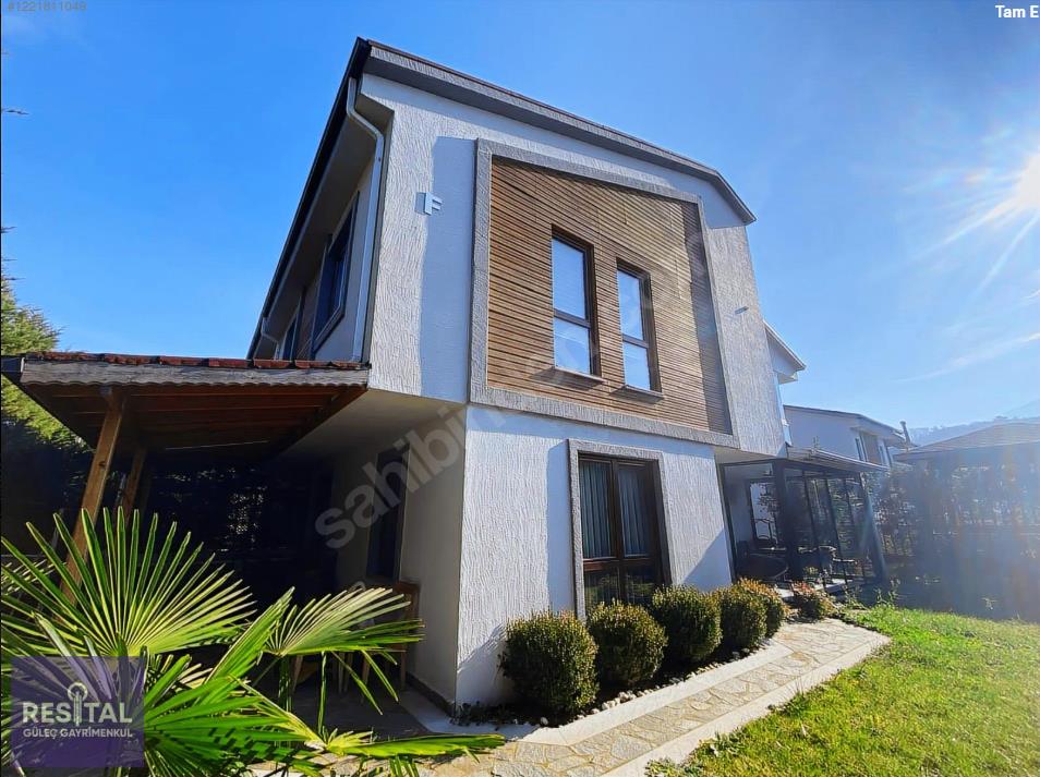 KESTEL KAZANCI'DA SİTE İÇERİSİNDE SATILIK 3+1 BAHÇELİ VİLLA
